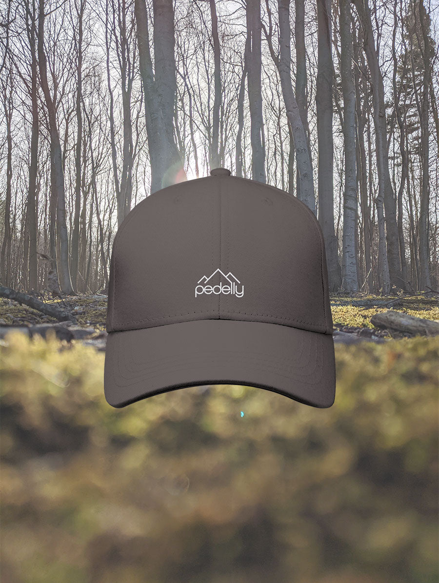 Bild zeigt eine graue Cappy mit Logo drauf